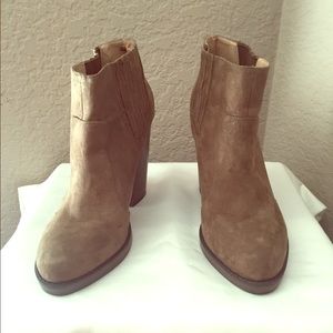 Zara brown suede booties