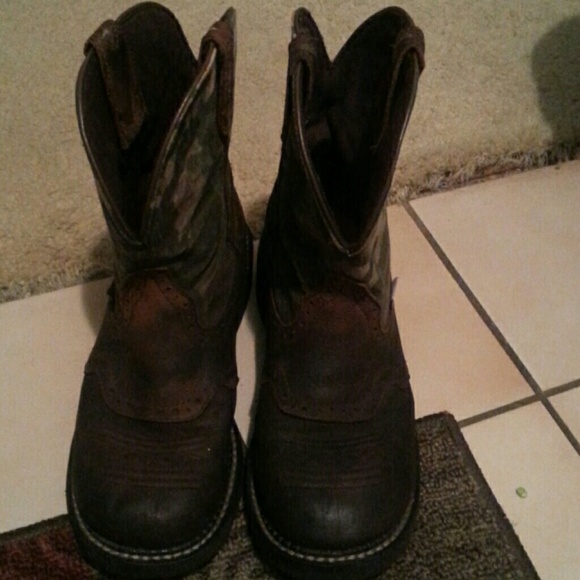 Justin boots.  Make a fair offer !!