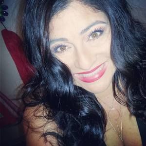 Meet your Posher, Mia