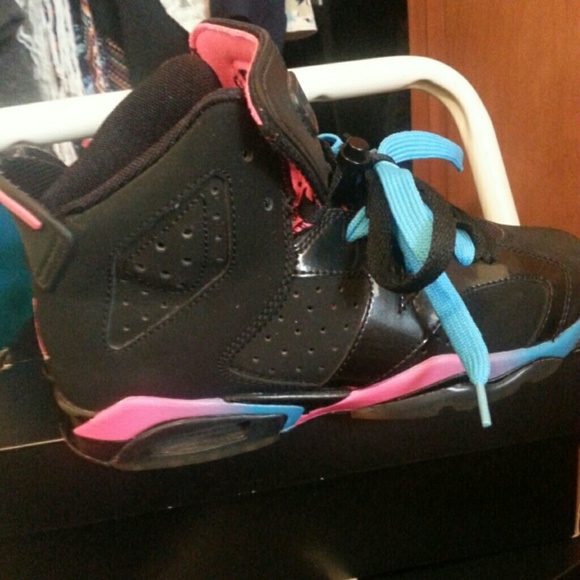 EUC Girl's Air Jordan 6 Retro 2012 - Picture 4 of 4