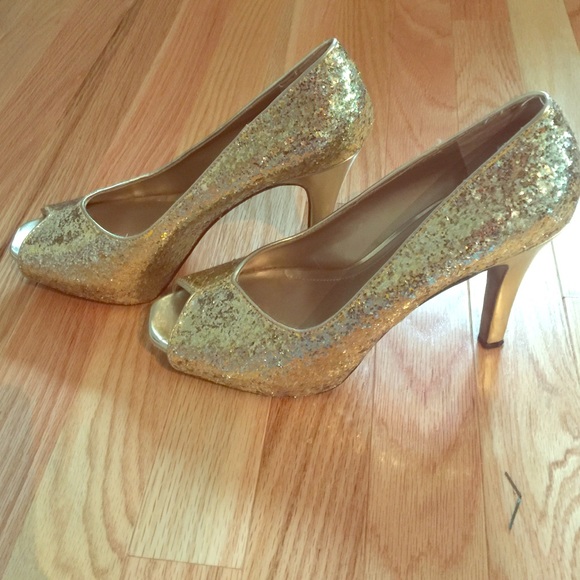 Nine West gold glitter heels