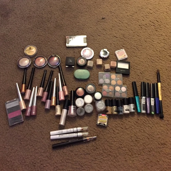 Makeup bundle