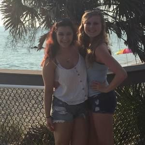 Meet your Posher, Simone