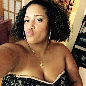 Meet your Posher, Angela