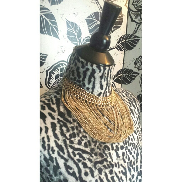 Statement necklace! Gold waterfall chain