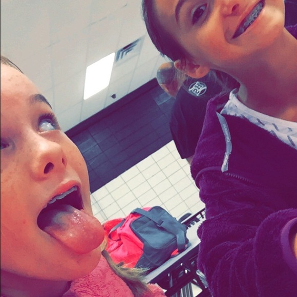 Meet your Posher, Jillian - Picture 1 of 1