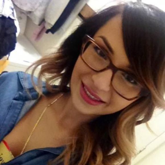 Meet your Posher, Monica