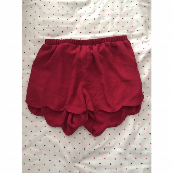 Red flow shorts