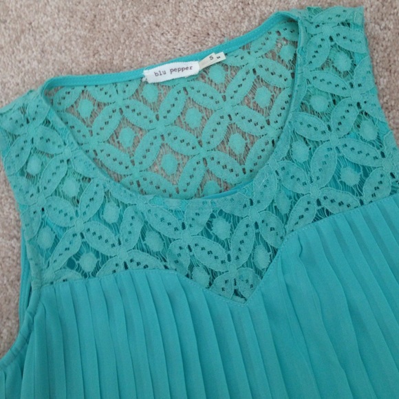 Blu pepper sleeveless blouse