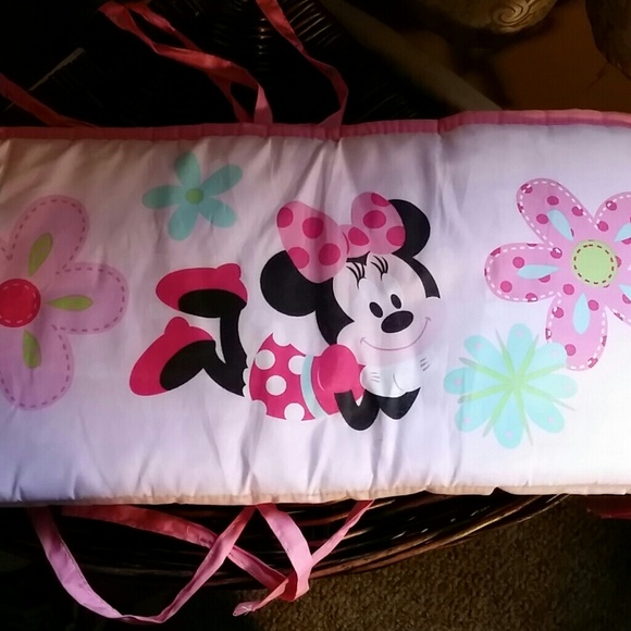 Crib bumper set