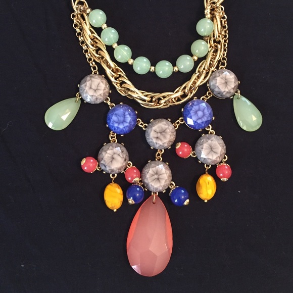 *NWT* Statement Neckalce - Picture 2 of 4
