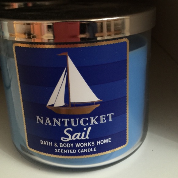 3 wick bath and body works candle