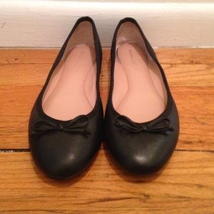 Black flats. Size: 8. Banana Republic.