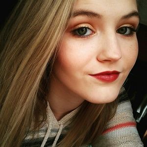 Meet your Posher, Alesia