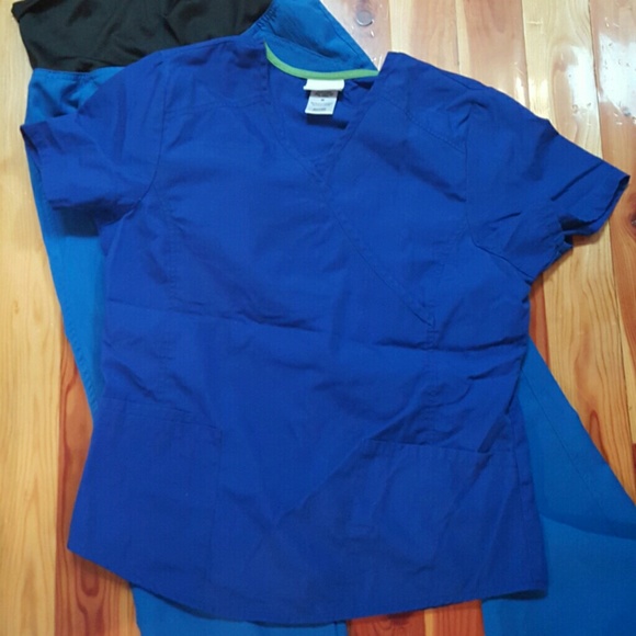 NWOT Scrub Top Size M Royal Blue