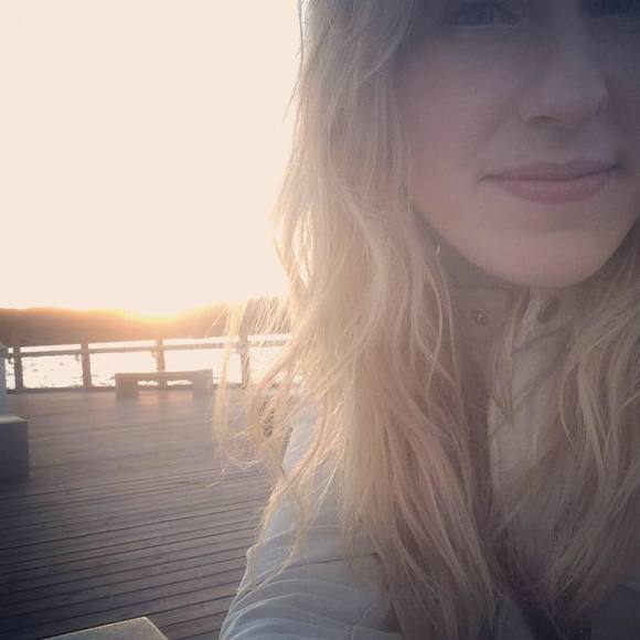 Meet your Posher, Hannah - Picture 1 of 1