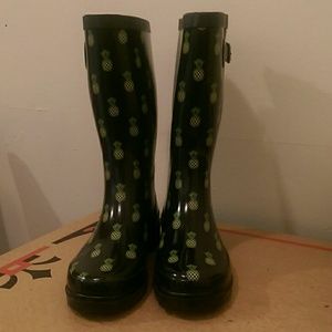 Pineapple rainboots