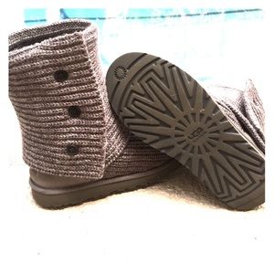 Ugg classic cardy boot in gray