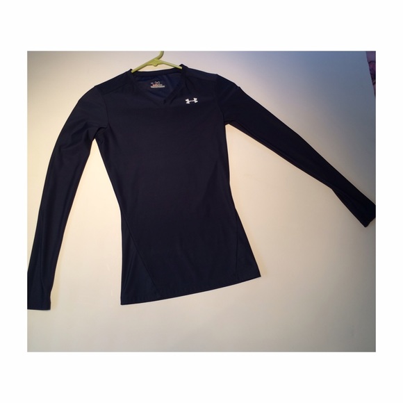 Traded Under armour hear gear long sleeved blue