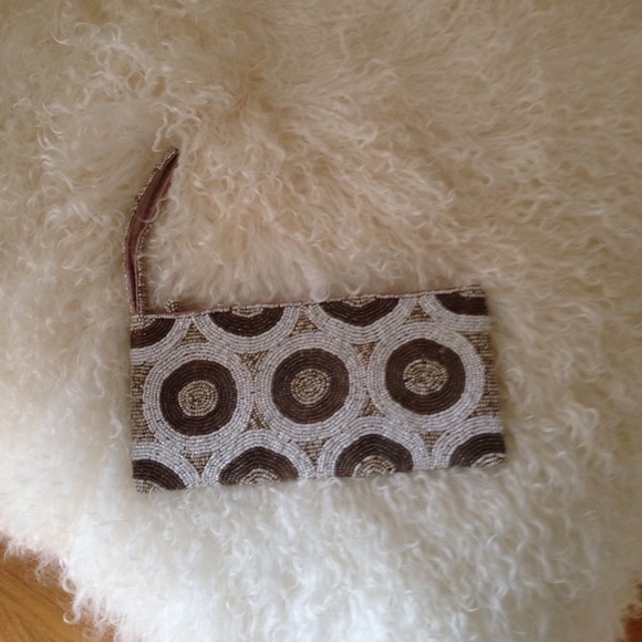 Beaded wristlet