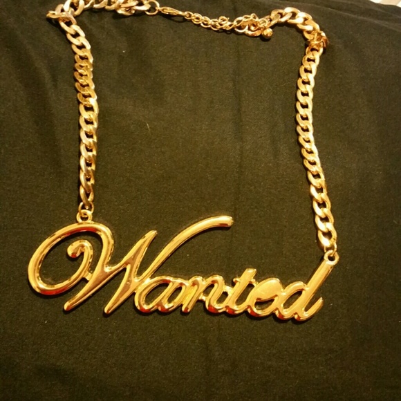 Gold tone necklace