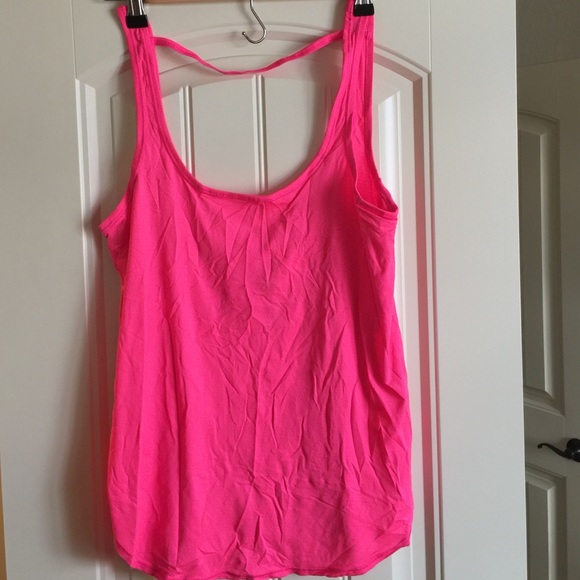 NWOT VSX Open Back and Split Side Workout Tank💖