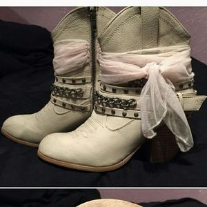 Bke cowgirl boots