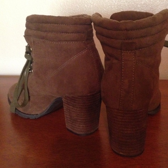 ❌SOLD❌ Lace booties - Picture 2 of 3