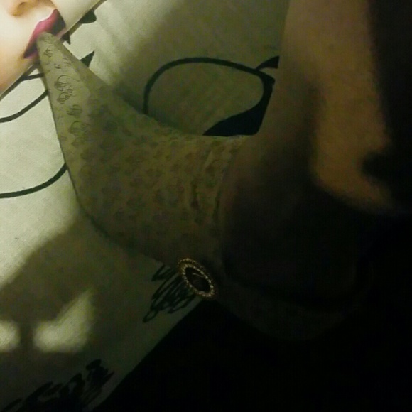 Signature Style - Picture 4 of 4