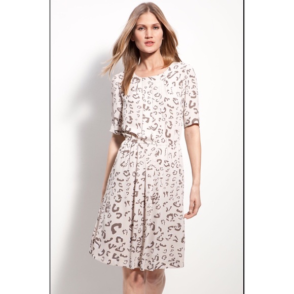 BCBGMAXAZRIA short sleeve printed midi dress