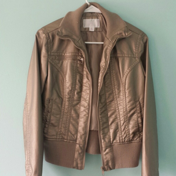 Gold bomber