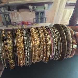 Gold/Silver Tone Bracelets 💕Get your fashion on💕