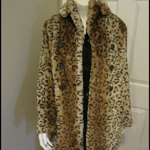 Beautiful Arden B Leopard Faux Fur Coat