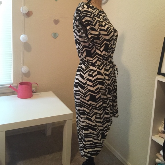 Drawstring dress - Picture 3 of 4