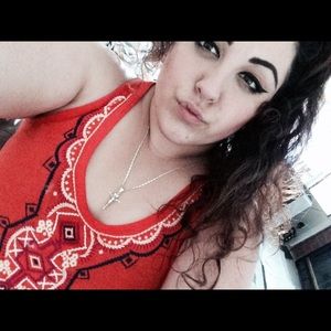 Meet your Posher, Lynze