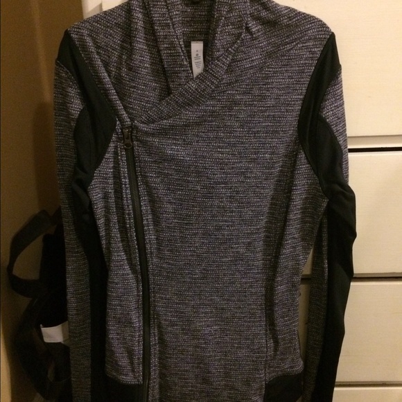 ✖️SOLD✖️Lululemon Bhakti jacket