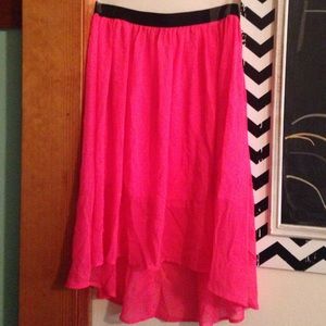 Maxi skirt high low.