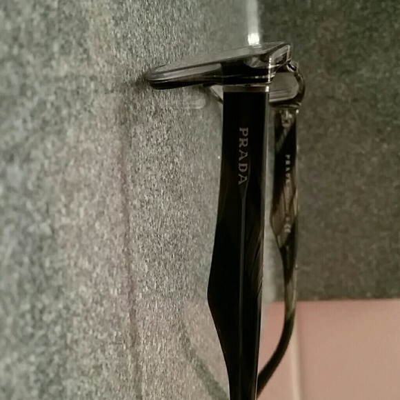 Glasses - Picture 2 of 2
