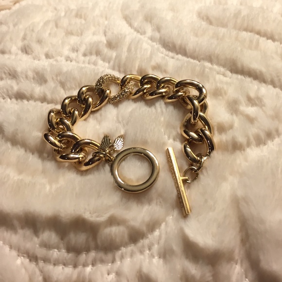 Gold chain link bracelet