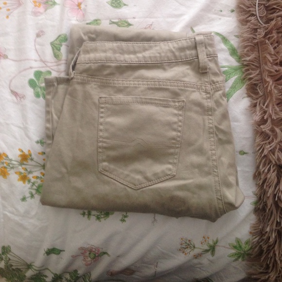 Arizona Jean Co. Skinny fit Khakis!