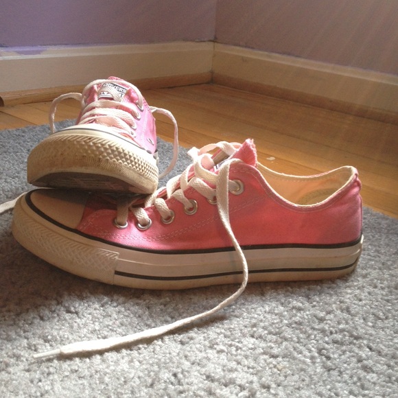 Pink converse