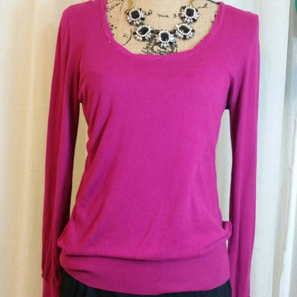 Soft, flowy bright pink sweater Forever 21