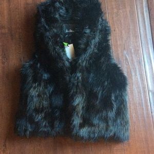 🎉🎊Sam Edelman black faux fur vest size small