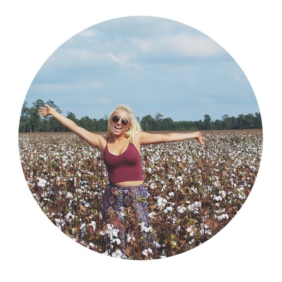 💋MEET YOUR SELLER💋 - Picture 3 of 4