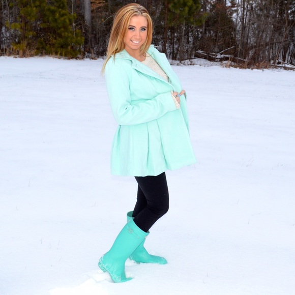 💋MEET YOUR SELLER💋 - Picture 4 of 4