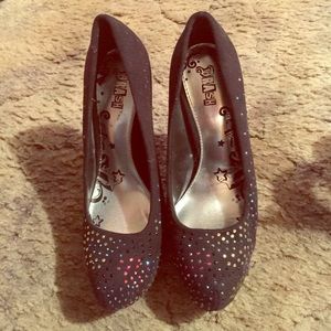 Black heels, w/ sparkly toes