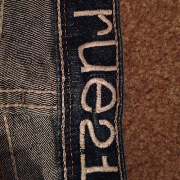 Shorts never worn. - Picture 2 of 4