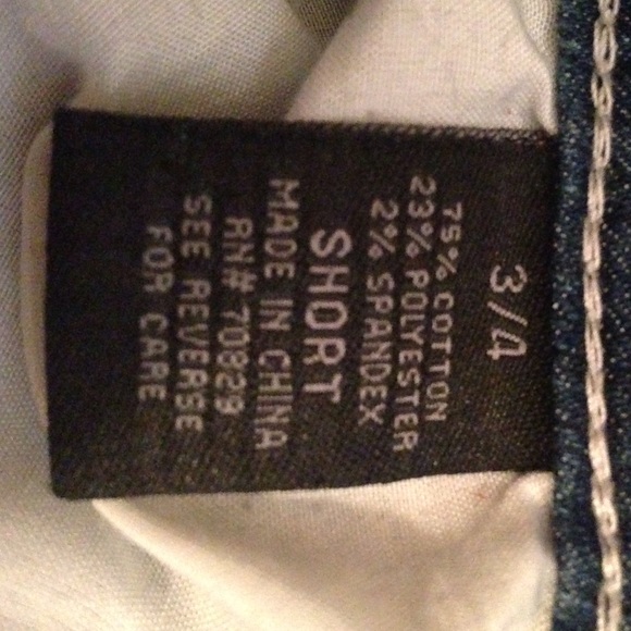 Shorts never worn. - Picture 3 of 4