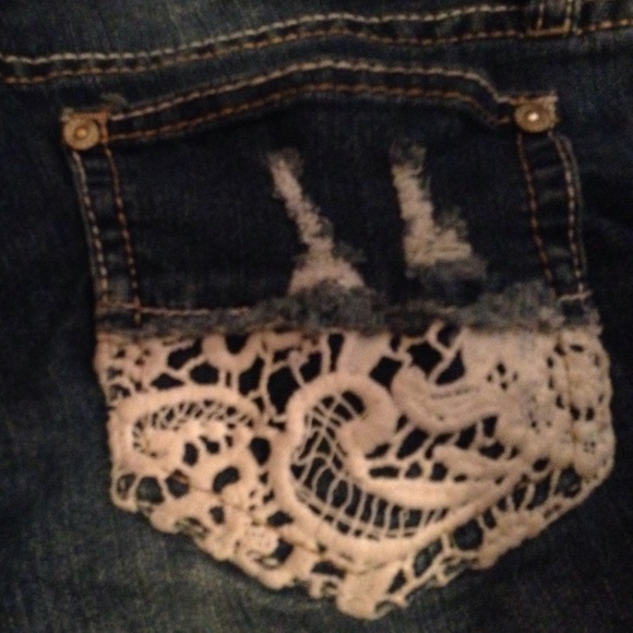 Shorts never worn. - Picture 4 of 4