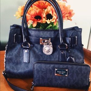 Michael Kors Hamiliton Purse and Wallet!